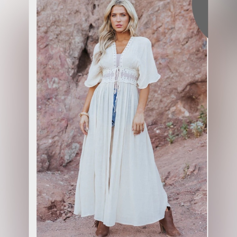 Chic Lace-Accented Beige Duster (NWOT)